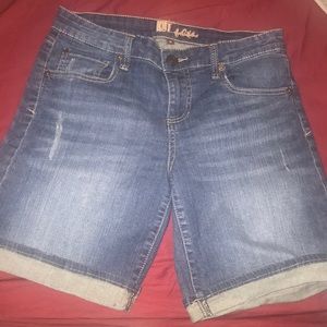 Woman’s KUT from the kloth Bermuda’s